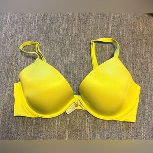 VICTORIA’S SECRET Very Sexy Smooth Lightly Lined Plunge Demi Bra